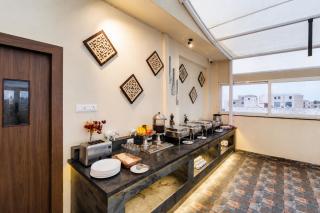 Stayzo Scheme 114, Vijay Nagar - 5
