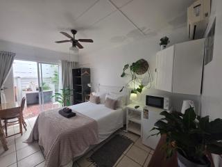 Nahoon Bed & Breakfast - 8