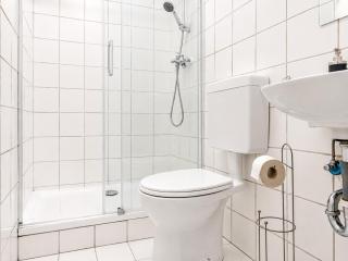 Comfy 2BR Apartment Very Central, 10 Min to Westbahnhof - Vienna - 8