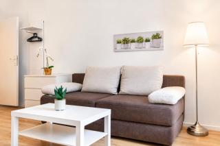 Comfy 2BR Apartment Very Central, 10 Min to Westbahnhof - 2