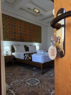 LOLA INN Hotel - 0