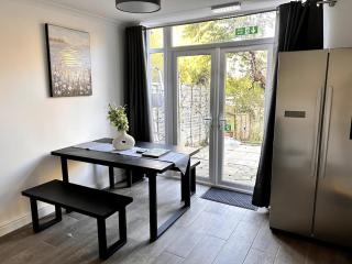 Park Street Accomodation, Room 1 - 4