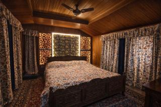 Luxurious Houseboat stay - 4