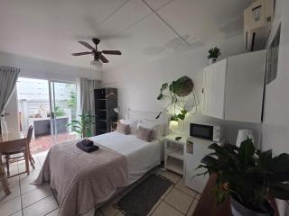 Cozy budget room situated at a guest house - 0