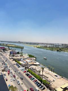 First Row Nile View Hotel Apartment - 3