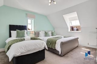 Horley 4-bedroom House, next to Gatwick Airport - 6