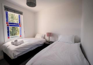 Coach House, Peak District Escape sleeps up to 10 - 7