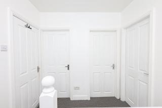 Aklass Luxury Stay - 4 BEDROOM HOUSE, WOLVERHAMPTON - 2