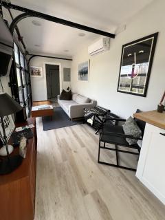 The Hideaway on Tacketts - Shipping Container - 7