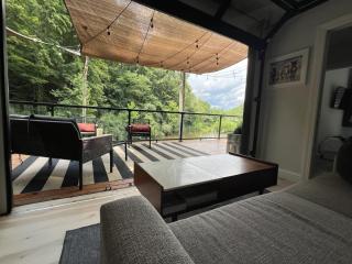 The Hideaway on Tacketts - Shipping Container - 3