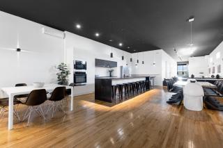 LiV MTL Plaza Grand Luxe Penthouse Near Downtown Montreal - 3