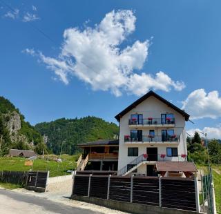 Casa Ioana și Florin - 0