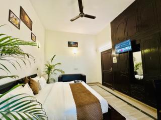 The White Scent - Noida - 6