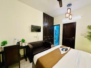 The White Scent - Noida - 2