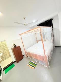Sunny's Hide Out - 6