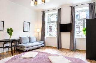 Comfy 2BR Apartment Best For Long Stay - 8