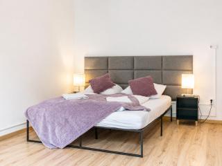 Comfy 2BR Apartment Best For Long Stay - 3