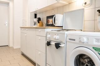 Comfy 2BR Apartment Best For Long Stay - 6
