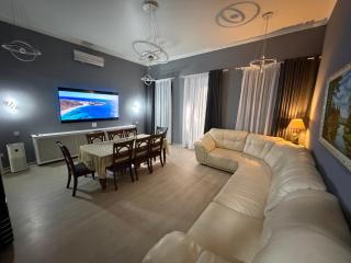 House 7 - 6