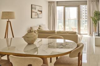 Luxury 49th Floor 2BR Corner Apt and 36th floor 2BR Apt with Burj Khalifa View and Infinity Pool Access - 2
