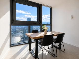 63 Floors Up & A Million-Dollar View w/ Carpark - Apartment - 6