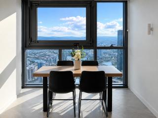 63 Floors Up & A Million-Dollar View w/ Carpark - Apartment - 5