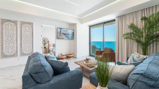 Beachfront 3BR Condo with Dual Balcony Access & Spacious Open Living - 9