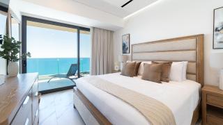 Beachfront 3BR Condo with Dual Balcony Access & Spacious Open Living - 1