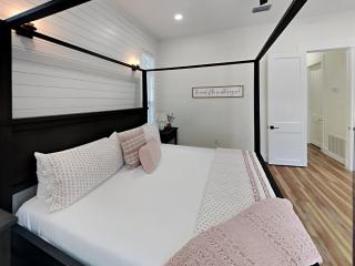 Wood Beach Retreat - 1
