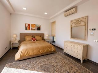Villa Solis - Elegant Villa with Private Pool - 1