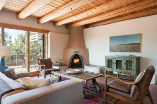 Santa Fe Desert Adobe Retreat - Mountain Views - 2