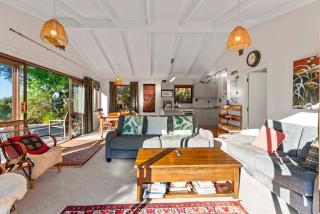 Ruatotara - Pukawa Holiday Home - 9