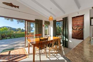 Ruatotara - Pukawa Holiday Home - 8
