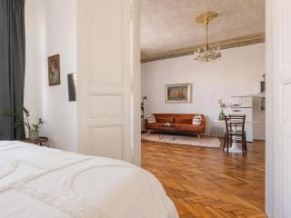 City Center Boutique Apartments - Schlossberg View - Free Parking - 4