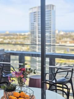 Overlooking the River and Bay View with Pool and Gym LV2109N - 3