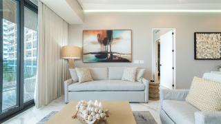 Luxury Oceanfront Retreat with Stunning Views and Spacious Modern Design - 8