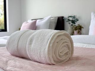 Modern 5BR Family Retreat Near Vic Park & PerthCBD - 5