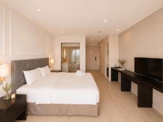Golden Bay Premium Apartment - Infinity Pool & Da Nang Center - 5