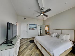 Crystal View #303 - 4