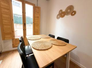 Apartamento reformado de 3 habitaciones en Sagrada Familia - 2