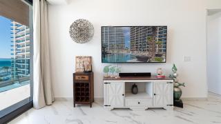 Stylish Oceanfront 1BR Condo at Encantame Soleil - 8