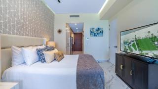Studio on the 10th Floor in Encantame Soleil with a King Bed for Two - 8