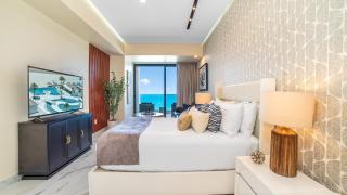 Studio on the 10th Floor in Encantame Soleil with a King Bed for Two - 3