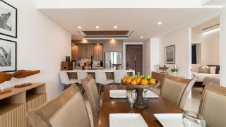 Stunning 3BR Condo with Beachside Views and Spacious Balcony - 1
