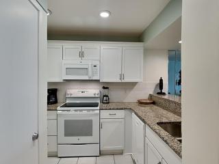 Edgewater Villa #703 - 3