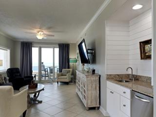 The Enclave #1001 - 6