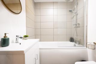 The Hideaway Cinema Retreat┃2 Bath┃Sleeps 6 - 1