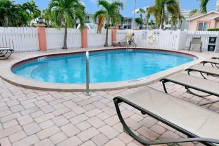Beach Boutique Mini-Cottage and Pool - 5