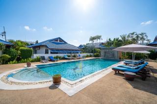 Tropical Retreat and Pool Access - 7