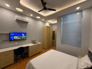 THE HOD - A Super Premium Property - Smart Rooms for Corporates, Couples, Students, Families, Solo Travellers - 0